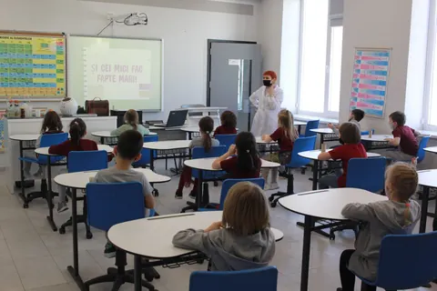 ACTIVITATE TEMATICĂ: „Și cei mici fac fapte mari" , aprilie 2021 — fotografia 5