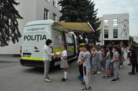 Parteneriate durabile: Direcția de Poliție a Municipiului Chișinău, septembrie 2021 — fotografia 5
