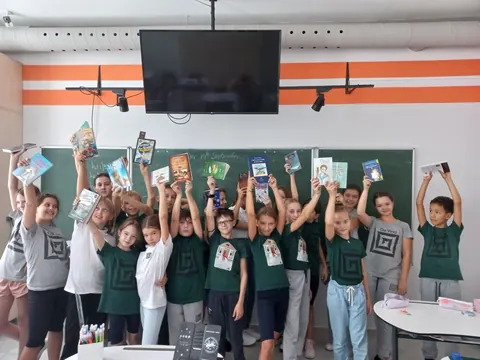 Campania școlară: „O carte în dar pentru biblioteca Da Vinci”, septembrie 2023 — fotografia 5