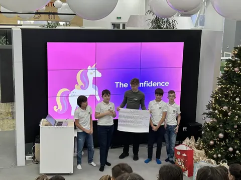 Rezultate școlare: concursul „Hackathon creativ”, 2 decembrie 2023 — fotografia 4