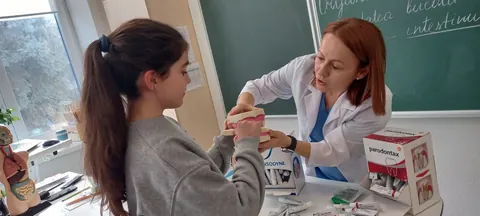 Campania de informare "Stomatologul - prietenul copiilor" — fotografia 5