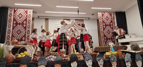 Proiect Transdisciplinar "Lunarul tradițiilor și obiceiurilor naționale!" — fotografia 5