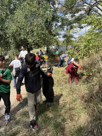 Activitate de voluntariat, septembrie, 2023 — fotografia 8