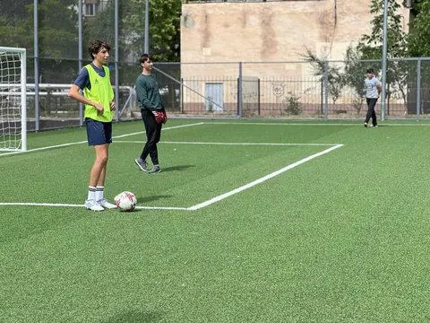 ⚽️Echipa de fotbal a Liceului "Da Vinci" a obținut o performanță remarcabilă la competiția "Cupa Sectorului Rîșcani la… — fotografia 5
