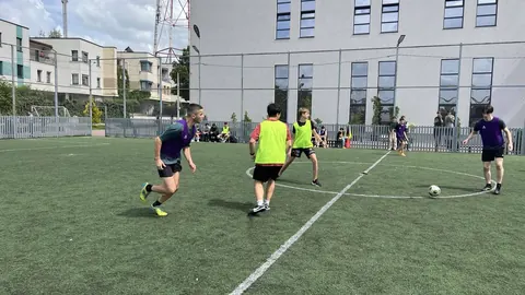 La data de 28 mai, echipa de fotbal a Liceului ,,Da Vinci” a disputat un meci amical cu echipa Instituției Publice… — fotografia 2