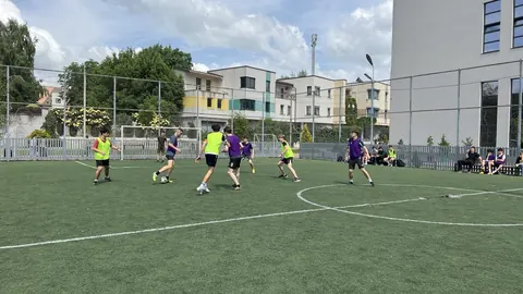 La data de 28 mai, echipa de fotbal a Liceului ,,Da Vinci” a disputat un meci amical cu echipa Instituției Publice… — fotografia 4