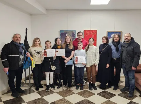 25 noiembrie, Rezultate școlare, Comisia Metodică Arte Frumoase 🍁La acest final de toamnă elevii davincieni cu spirit… — fotografia 2