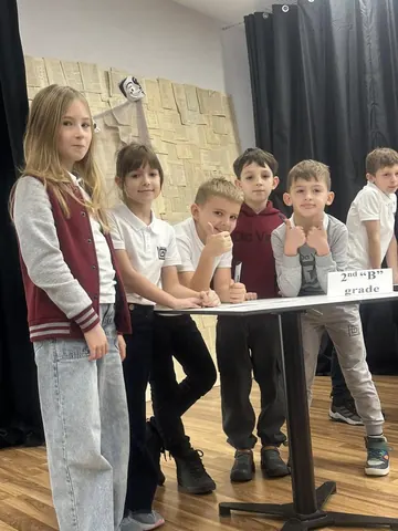 Yesterday, we had the pleasure of hosting a reading quiz contest between the 2nd, 3rd, and 4th-grade classes — fotografia 4